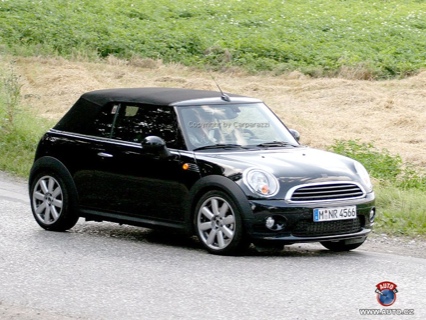 Autocz nos muestra estas fotos esp a de gran calidad del Mini Cooper Cabrio