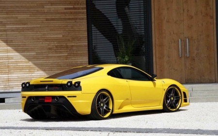 Novitec Rosso le mete mano al F430 Scuderia