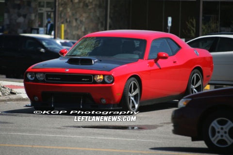 Despu s de que Dodge presentase el Challenger SRT10 como un prototipo