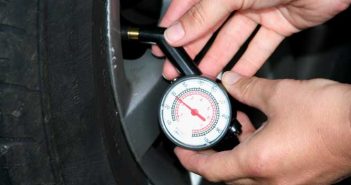 ¿Cómo medir correctamente la presión de los neumáticos de nuestro coche? ¿Cómo medir correctamente la presión de los neumáticos de nuestro coche? 1