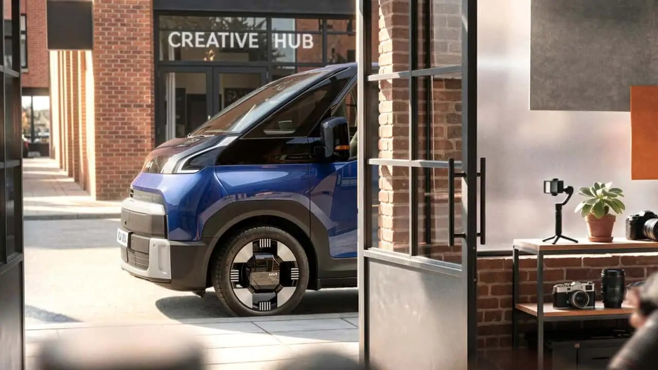 Kia quiere hacer con las furgonetas electricas lo que ya hizo con los suv la nueva pv7 apunta directamente a volkswagen y ford