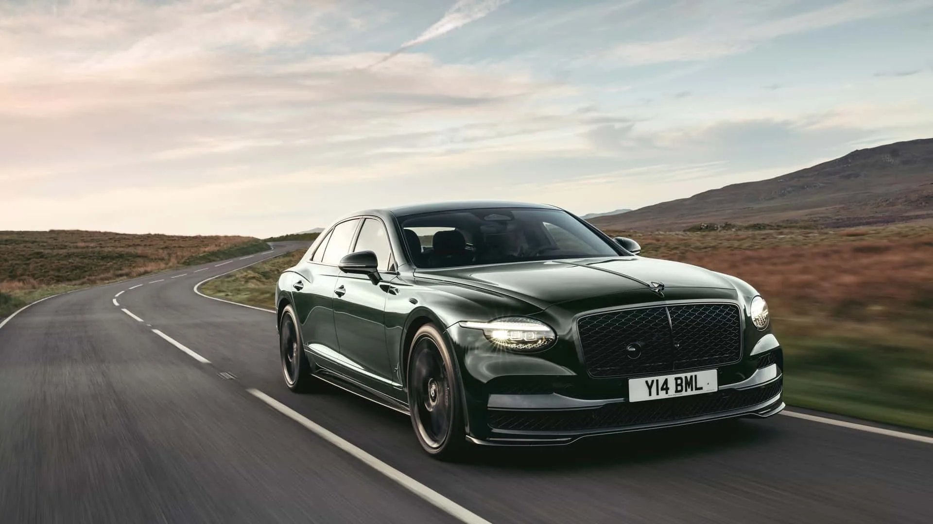 Bentley acaba de tocar uno de sus simbolos mas sagrados el flying spur dice adios a los dobles faros 3