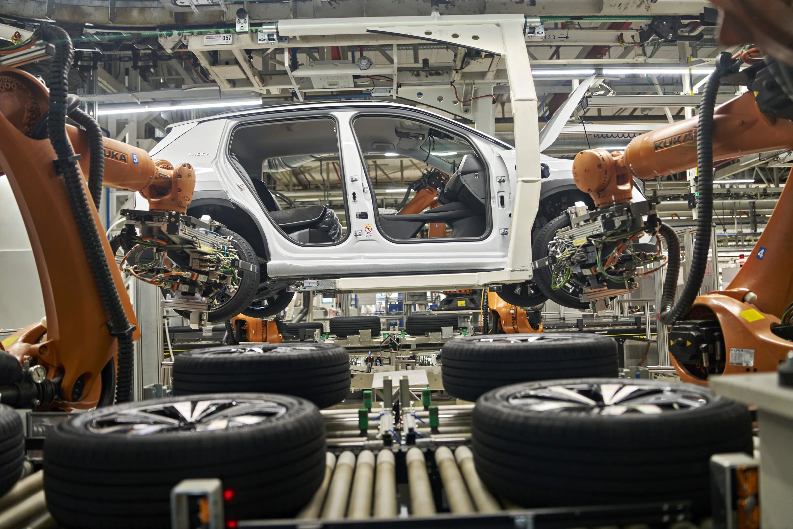 El coche electrico barato de skoda ya es espanol arranca la produccion del epiq en navarra 1