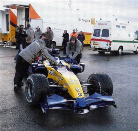 Renault R27 ¡cazado!