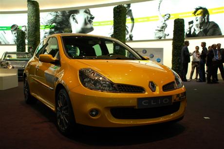 Renault Clio F1 Team R27 en Ginebra