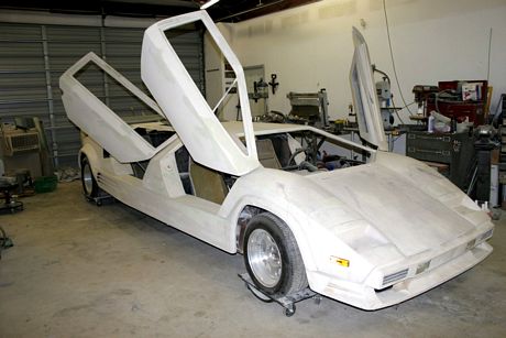 Lamborghini Countach limusina, en proceso