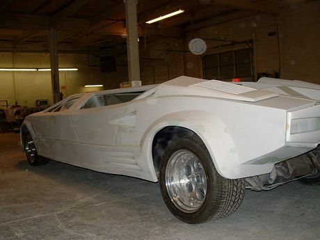 Lamborghini Countach limusina, en proceso