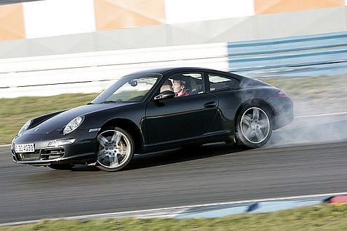 Audi R8 y Porsche 911 4S, persiguiendo el trono