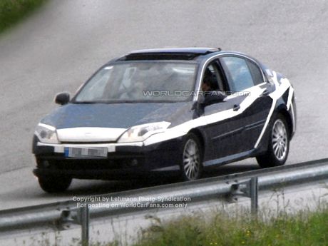 Renault Laguna 2008, luz al final de túnel