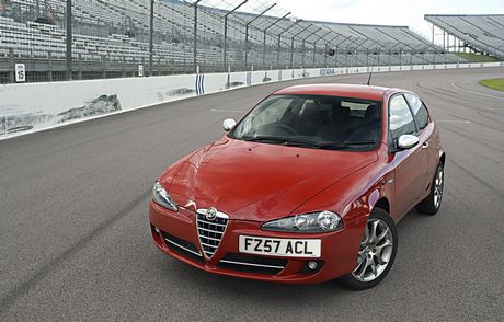 Dos ediciones limitadas del Alfa 147 para el Reino Unido