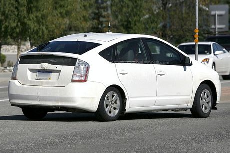Más fotos espías del renovado Toyota Prius