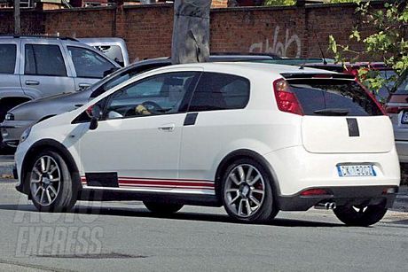 Más fotos espías del Fiat Punto Abarth