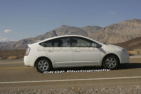 Fotos espías del cambio de look del Toyota Prius