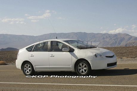 Fotos espías del cambio de look del Toyota Prius