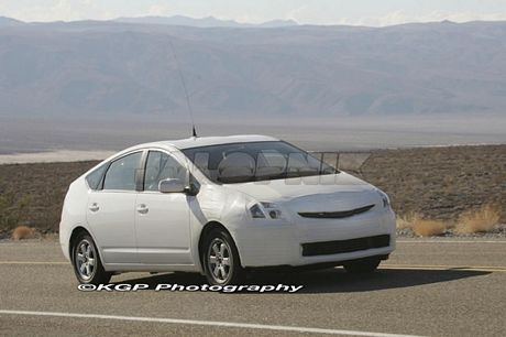 Fotos espías del cambio de look del Toyota Prius