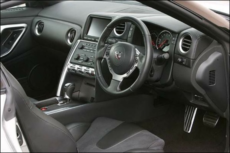 Nissan GT-R