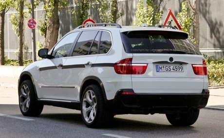 El motor del BMW X5 M va tomando forma