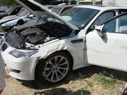 Los estragos de un pinchazo en un BMW M5 Touring