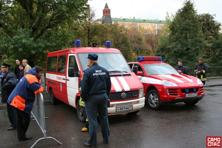 Los bomberos moscovitas estrenan el Porsche Cayenne Emergency Vehicle