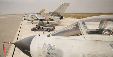 Lamborghini Reventón vs Panavia Tornado