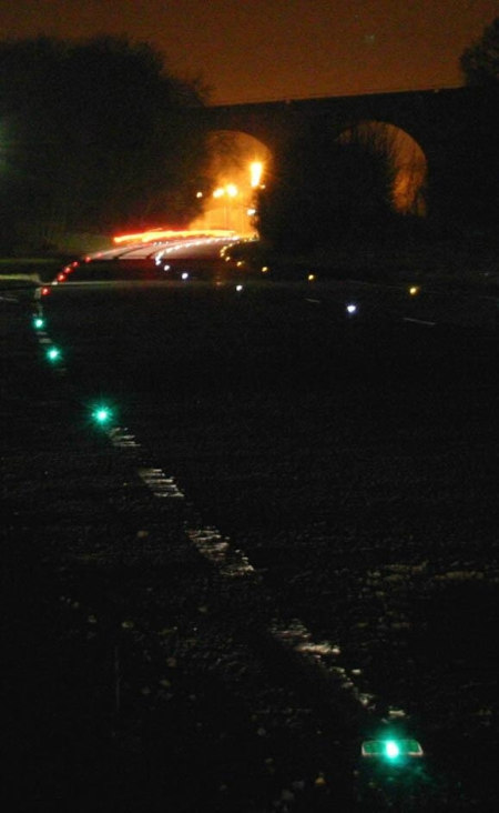 Astucia SolarLite, luces LED en carretera