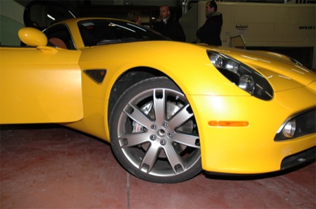 Alfa Romeo 8C en amarillo