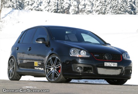 Seat Leon Cupra y VW Golf GTI por OC Tuning