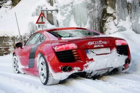 En la nieve: Gallardo Superleggera, Continental GT, 911 Turbo y Audi R8 con vídeo incluido