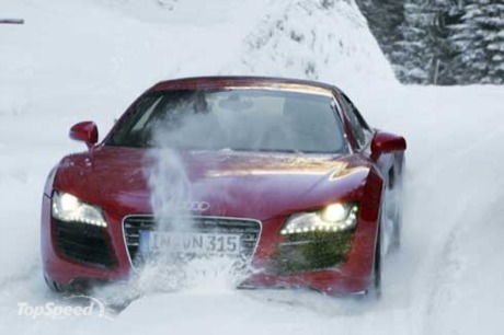 En la nieve: Gallardo Superleggera, Continental GT, 911 Turbo y Audi R8