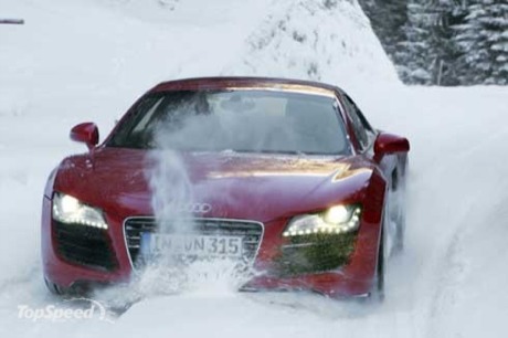 En la nieve: Gallardo Superleggera, Continental GT, 911 Turbo y Audi R8 con vídeo incluido