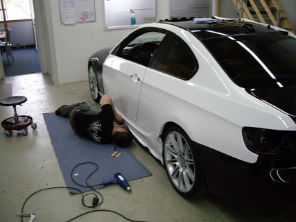 Pintando un BMW 335i con unas láminas 3M