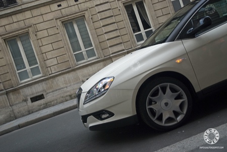 El nuevo Lancia Delta, cazado en París