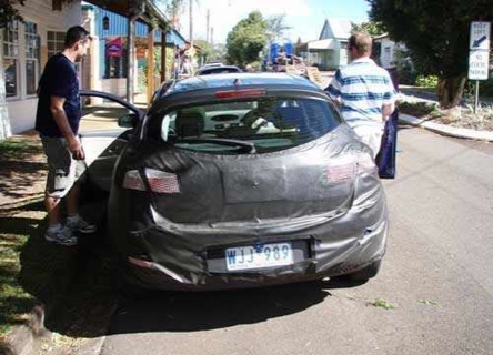 Renault Laguna Coupé y el nuevo Renault Mégane cazados en Australia