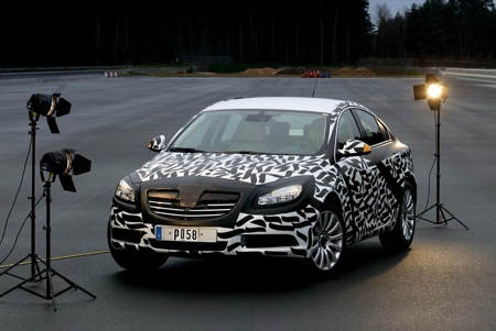 Opel Insignia espía