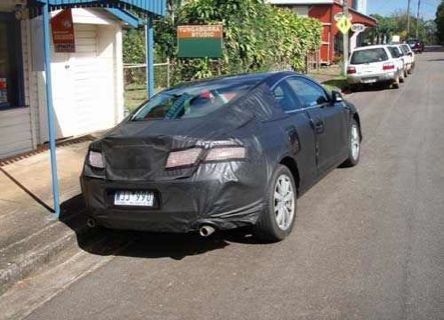 Renault Laguna Coupé y el nuevo Renault Mégane cazados en Australia