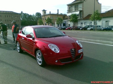 En blanco y Rosso: nuevo Alfa Mi.To, en la calle