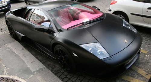 Lamborghini Murciélago negro mate e interior ¡rosa!