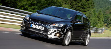 Ford Focus RS: cubierto en fotos oficiales