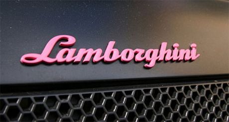 Lamborghini Murciélago negro mate e interior ¡rosa!
