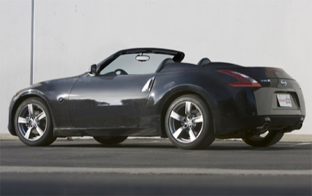 Nissan 370Z descapotable, recreaciones