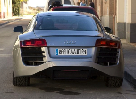 Réplica del Audi R8 sobre un Ford Cougar