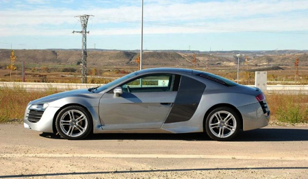 Réplica del Audi R8 sobre un Ford Cougar