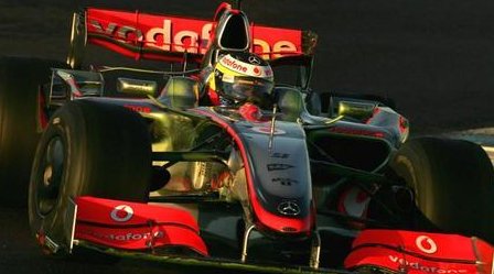 Se van desvelando los misterios: el nuevo morro del McLaren