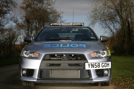 La policía de South Yorkshire recibe un Mitsubishi Lancer EVO X