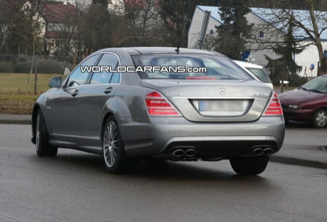 Renovado Mercedes S63 AMG, fotos espía sin camuflaje