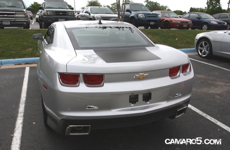 Cazado: Chevrolet Camaro con kit deportivo