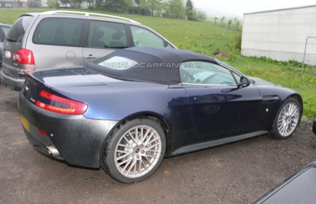 Aston Martin Vantage V12 Roadster