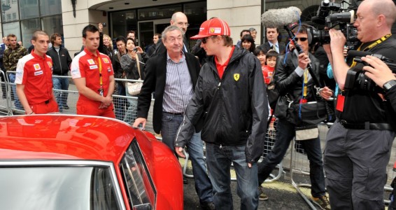 Apertura oficial de la primera tienda Ferrari en Inglaterra