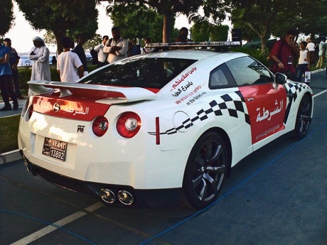 Nissan GT-R de policía en Abu Dhabi