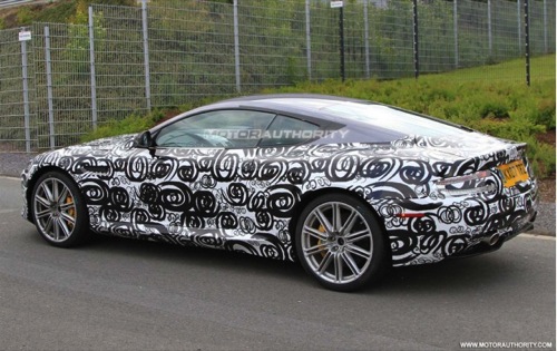 Renovado Aston Martin DBS: cazado